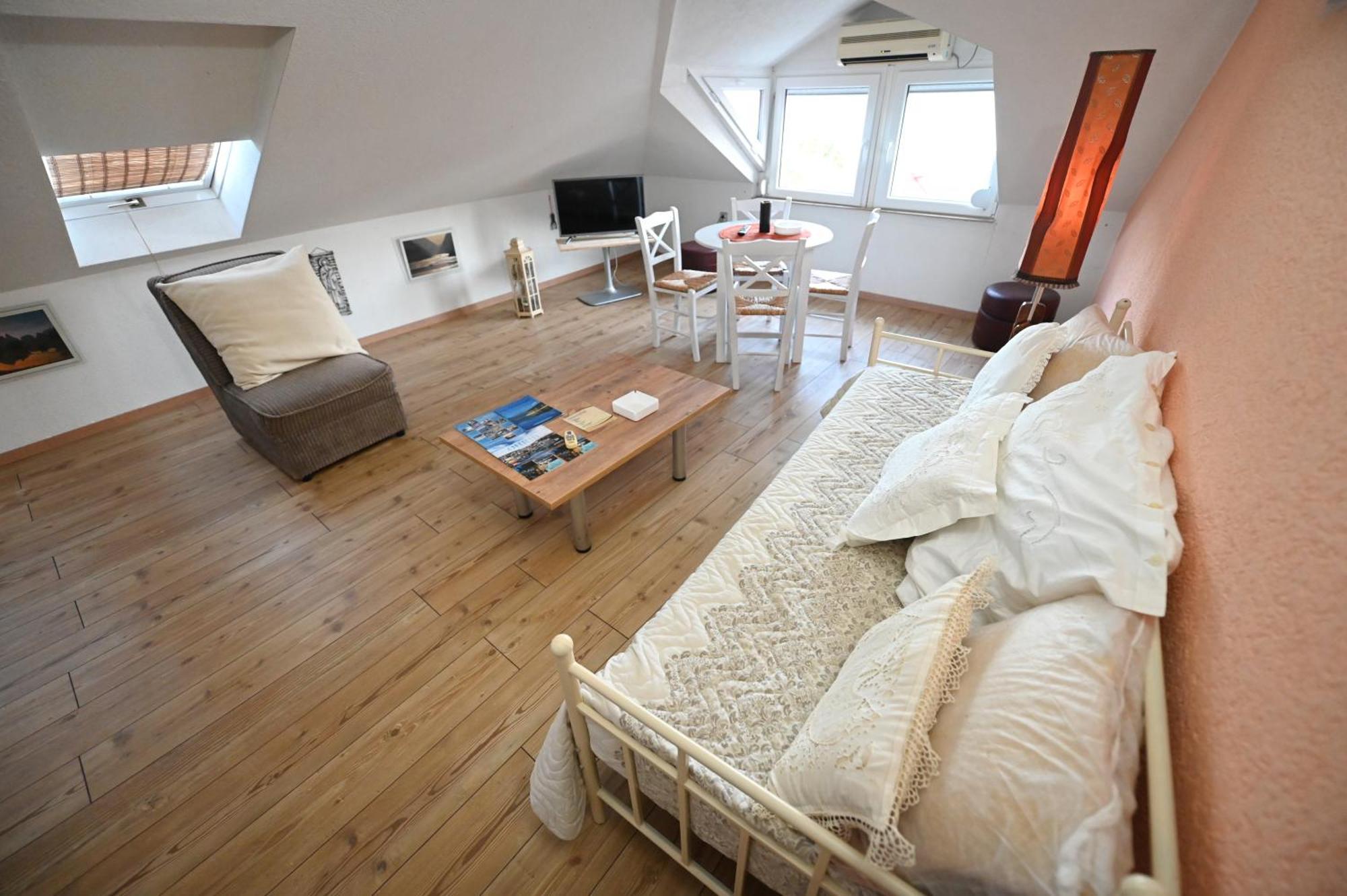 Eke Irin Apartments أوهغيد المظهر الخارجي الصورة